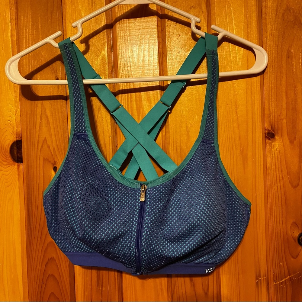 Victoria’s Secret Underwire Sports Bra